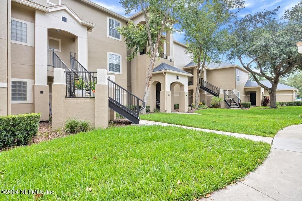 1701 THE GREENS Way 523, Jacksonville Beach, FL 32250, Jacksonville Beach, FL - photo 2