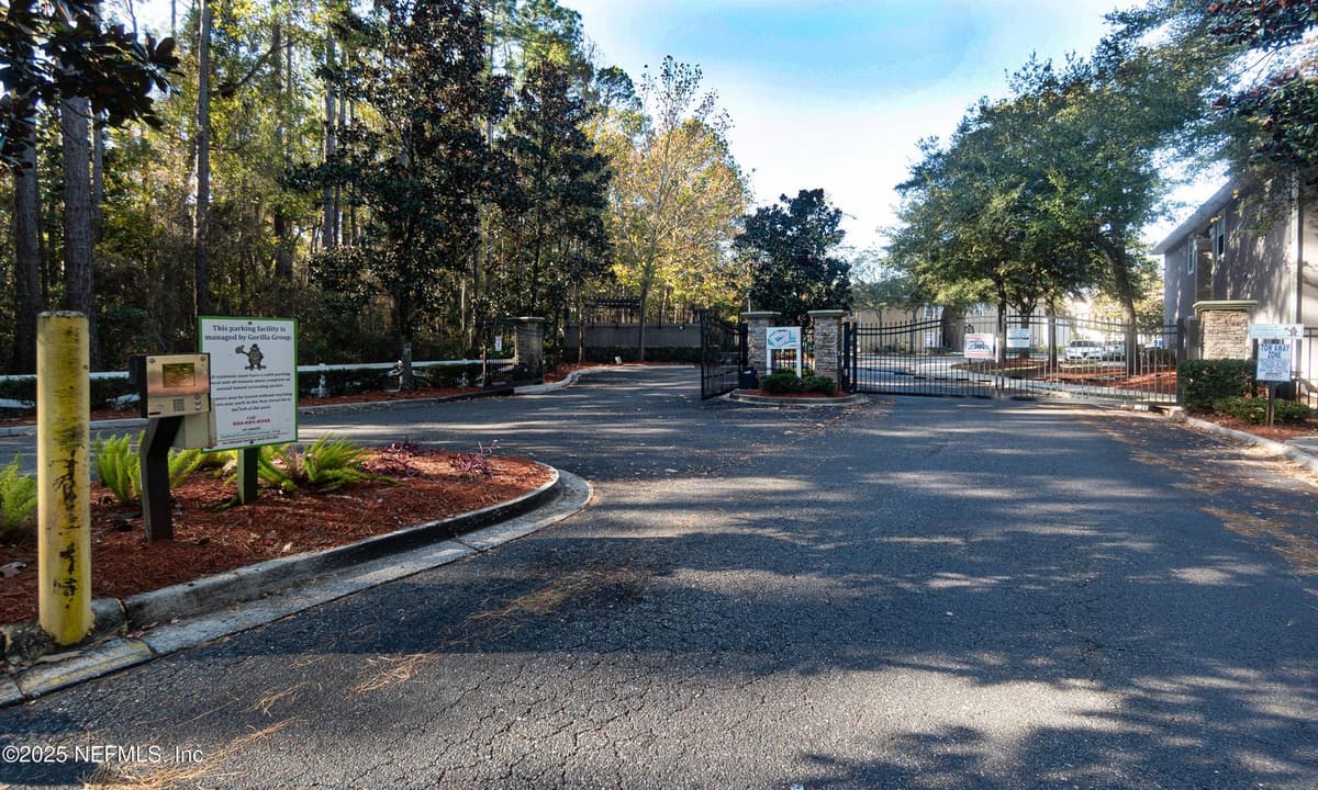 6106 MAGGIES Circle 113, Jacksonville, FL 32244, Jacksonville, FL - photo 2