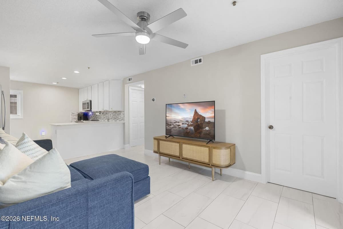 210 11TH Avenue N 104, Jacksonville Beach, FL 32250, Jacksonville Beach, FL - photo 2