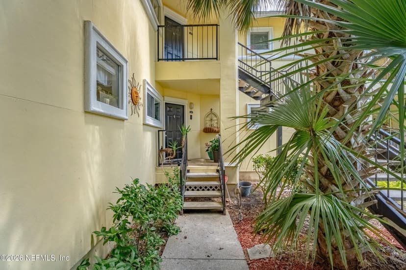 1800 THE GREENS Way 501, Jacksonville Beach, FL 32250