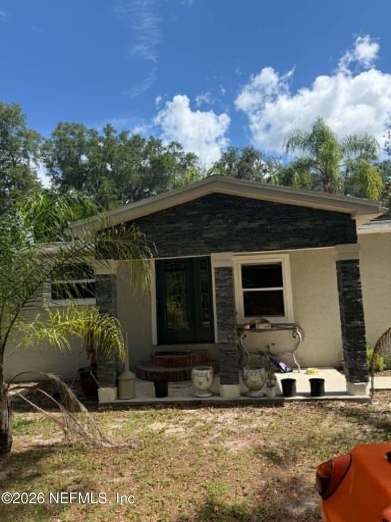 126 E EAST END Road, San Mateo, FL 32187